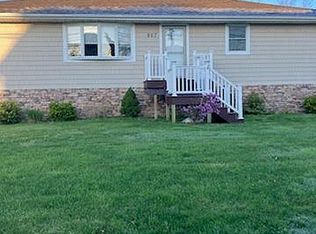 807 Granada Pkwy, Lindenhurst, NY 11757