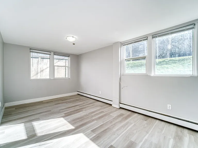 6411 South St — Photo 4