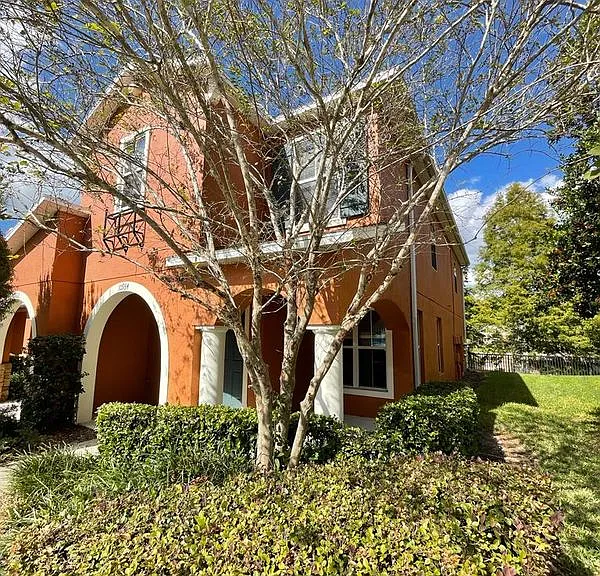 10934 Johanna Ave — Photo 1