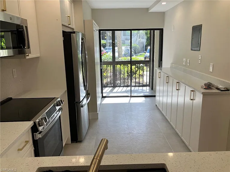 1826 Kings Lake Blvd #101 — Photo 4