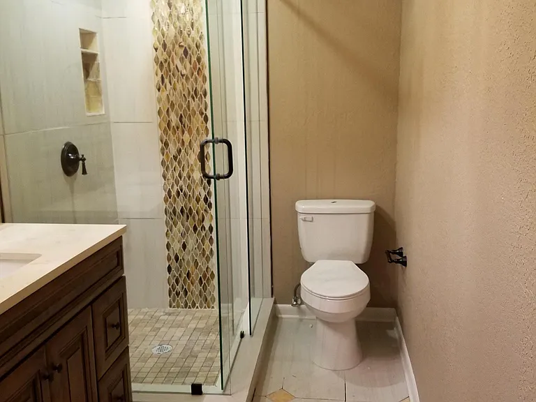 821 E Church St — Photo 15