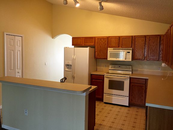 5th image of 210 Sir Phillips Dr