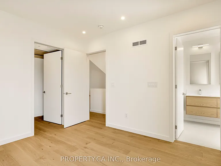 301 Keele St #4 — Photo 28