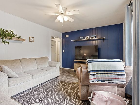 3rd image of 807 Park Avenue Ct