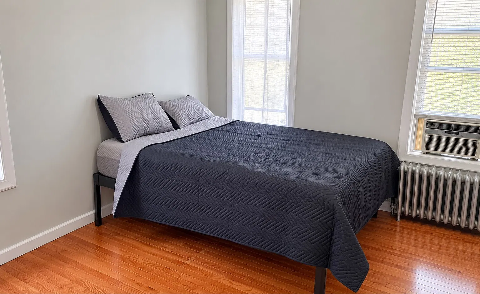3 bed, 3250 sqft, $1,200 — Photo 1