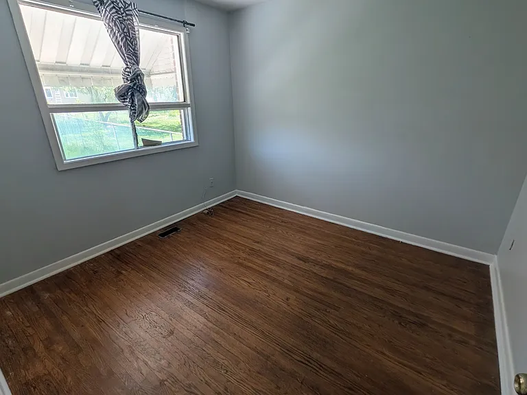 7084 Minotola Ave — Photo 4