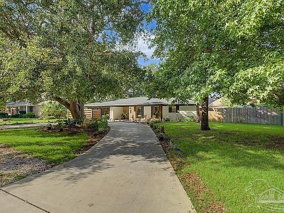 5th image of 302 Bear Dr