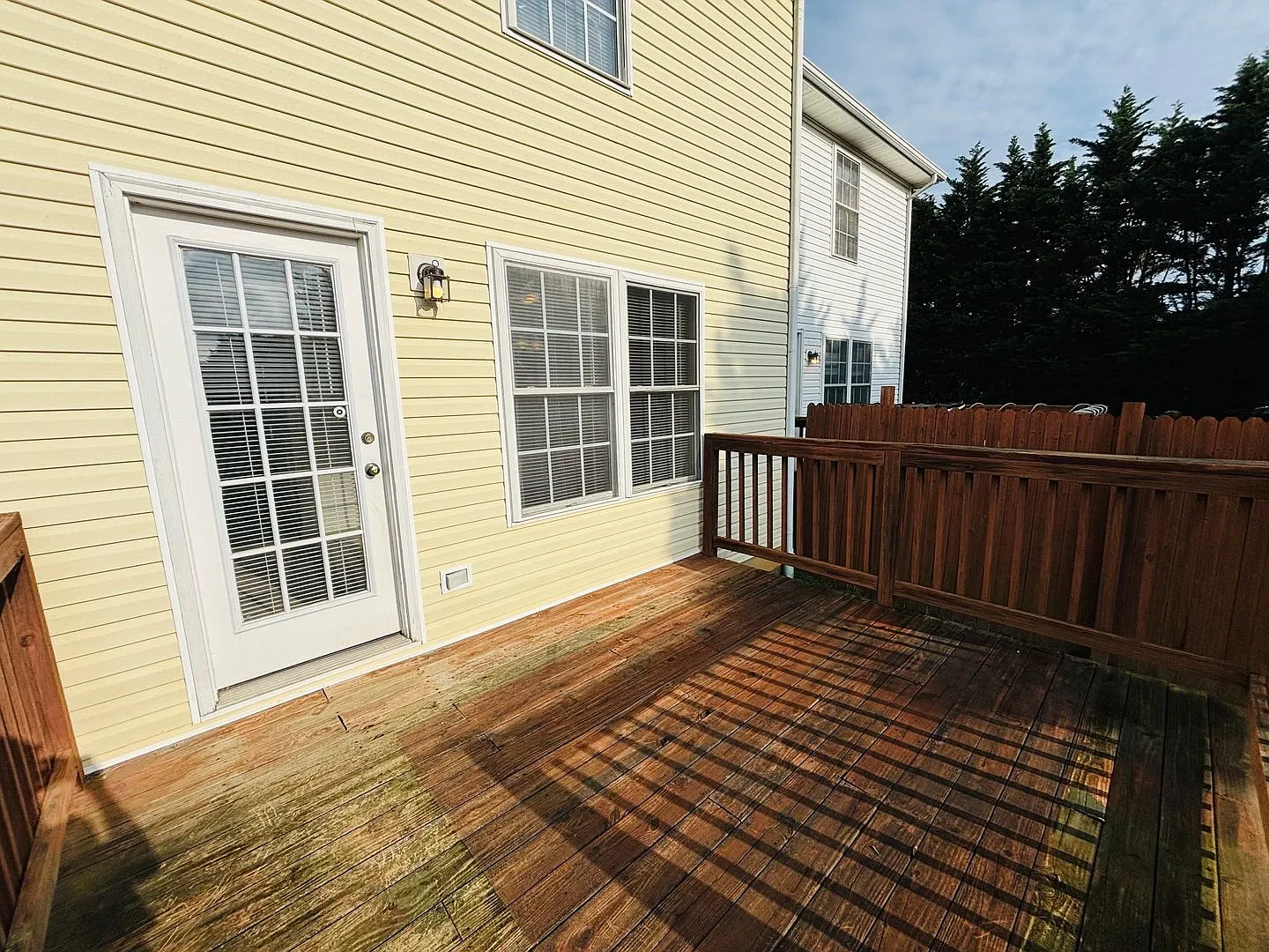 2 Bedroom, 2.5 Bath Townhouse — Photo 3