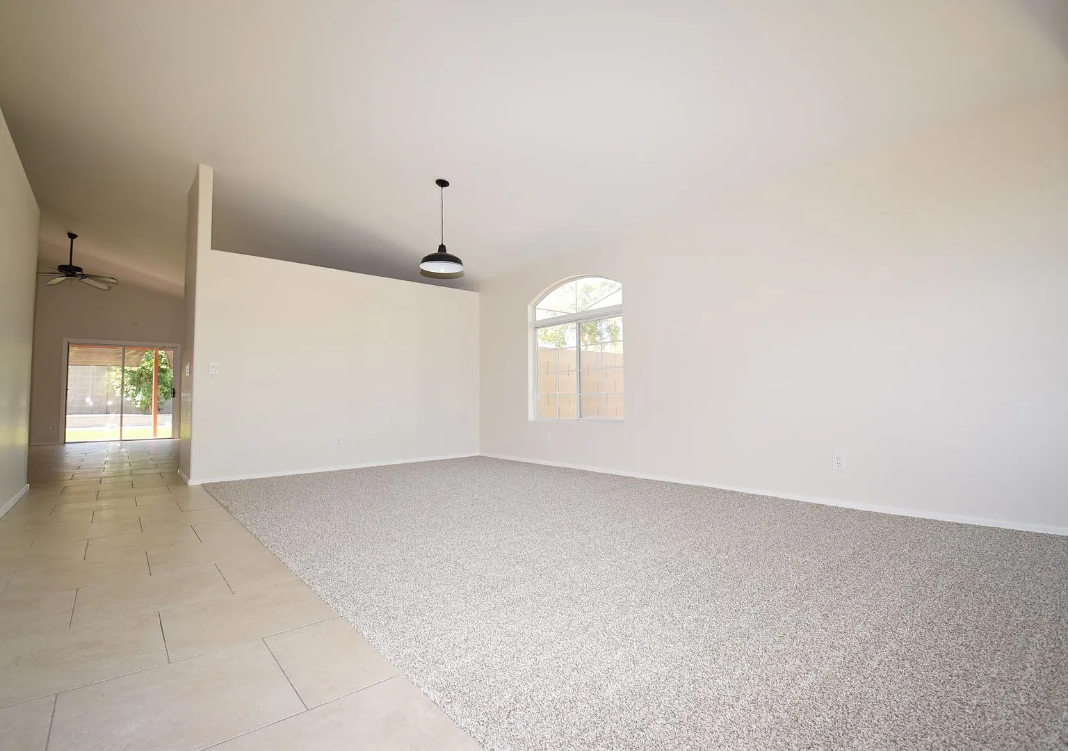 Beautiful remodeled 4 bedroom home! — Photo 2