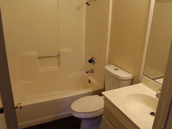 5th image of 11200 Chamberlaine Way #27