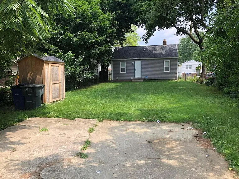 2299 Hamilton Ave — Photo 16