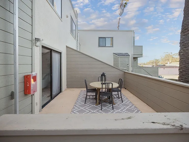 504 Ocean Ave #4 — Photo 2