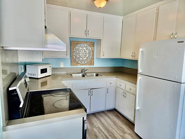 3060 Canyon Crest Dr #11 — Photo 13
