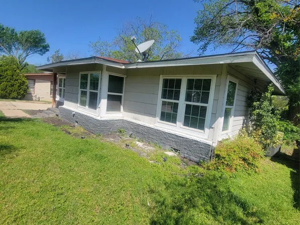 5433 Greenlee St, Fort Worth, TX 76112