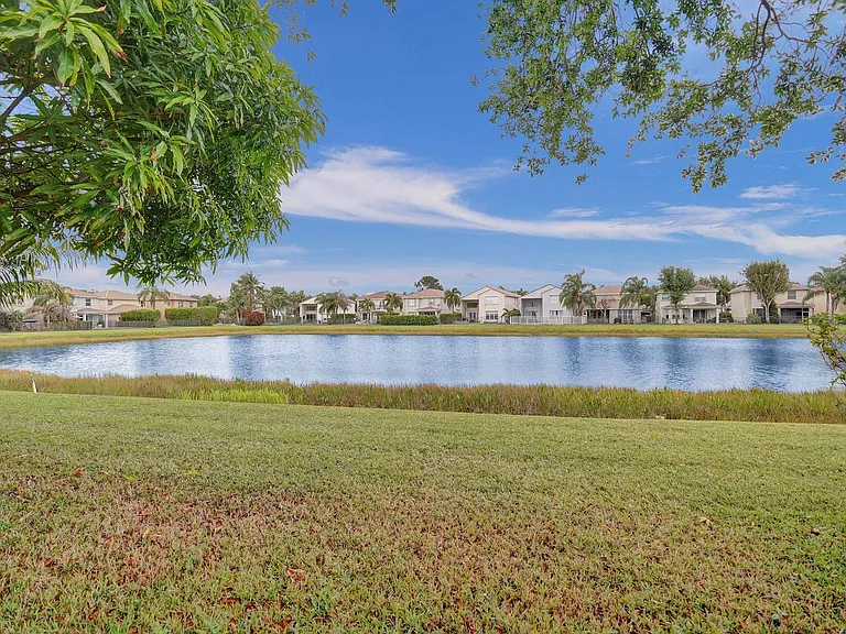 8876 Sandy Crest Ln #8876 — Photo 11