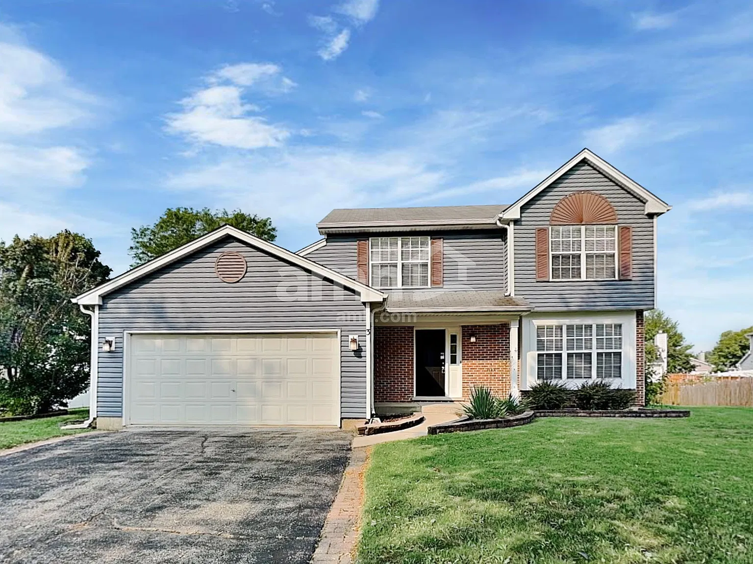 3 bed, 2.5 bath, 1954 sqft, $3,140 — Photo 1