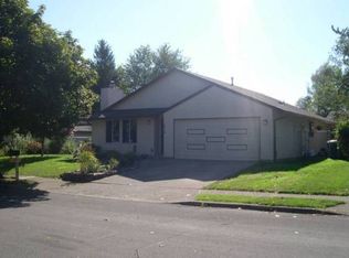 618 SE 19th St, Troutdale, OR 97060