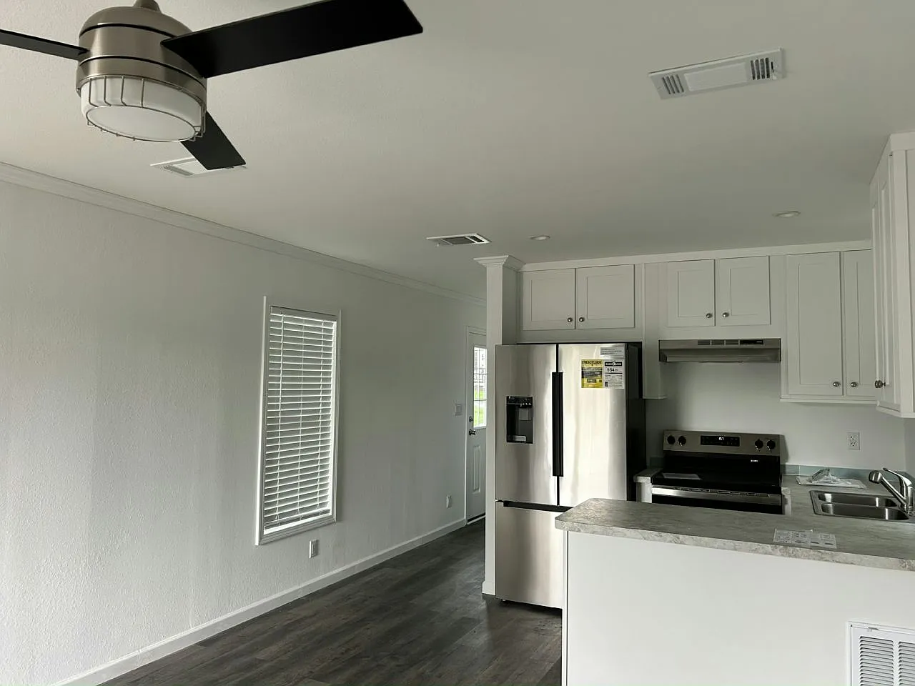 1 bed, 1.0 bath, $1,090 — Photo 3