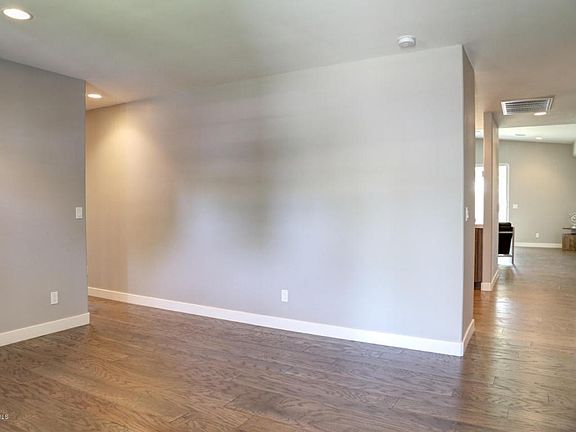 3rd image of 4107 E Indianola Ave