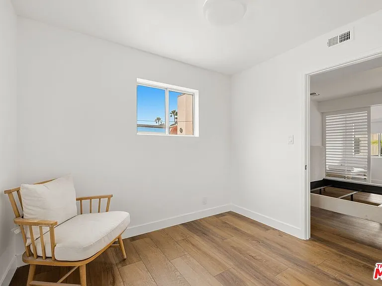 28 24th Pl — Photo 21
