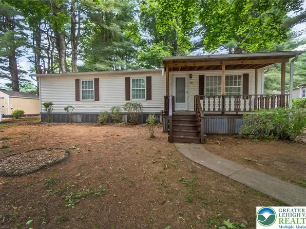 1010 Spruce Ln, Breinigsville, PA 18031