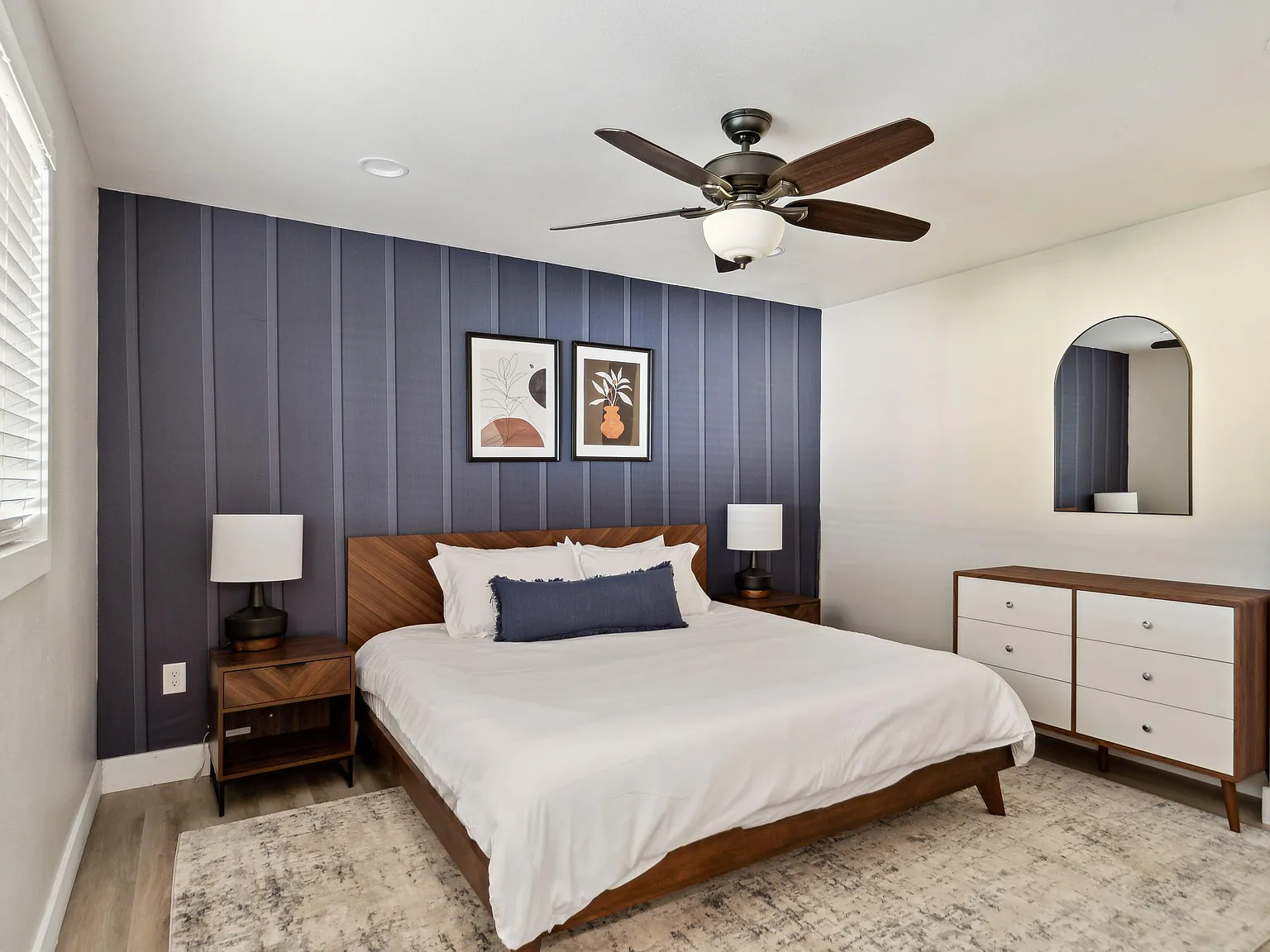 3 bed, 2.0 bath, 2000 sqft, $1,594 — Photo 1