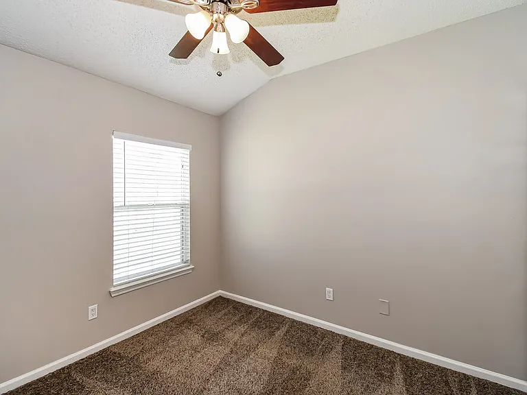 2741 Acorn Park Dr N — Photo 14