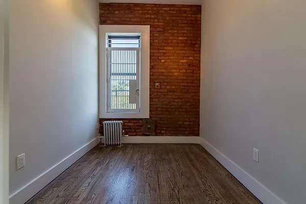 Rented by Nooklyn NYC LLC | media 17