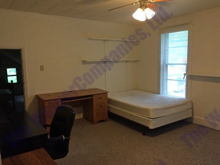 403 W Illinois St — Photo 10