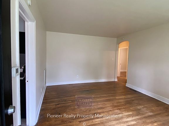 5th image of 403 Bancroft Ave