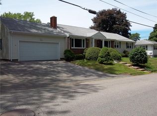 98 England St, Cumberland, RI 02864