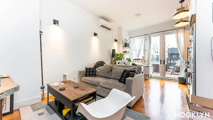Rented by Nooklyn NYC LLC | media 6