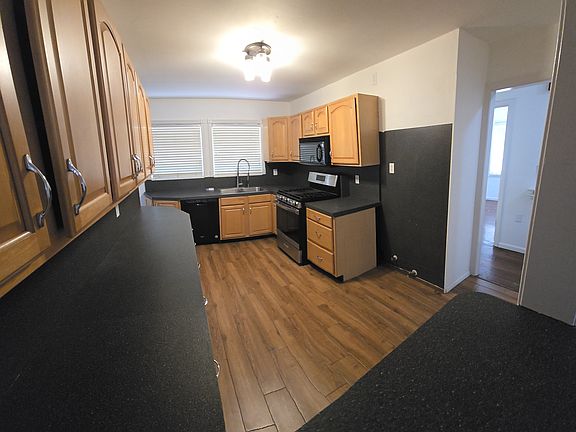 4th image of 1008 Candice Ln