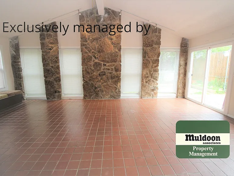 3026 Drakestone Dr — Photo 4
