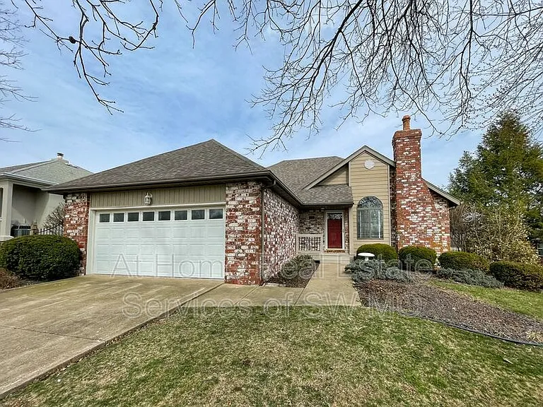 3655 E Cromwell Ln — Photo 1