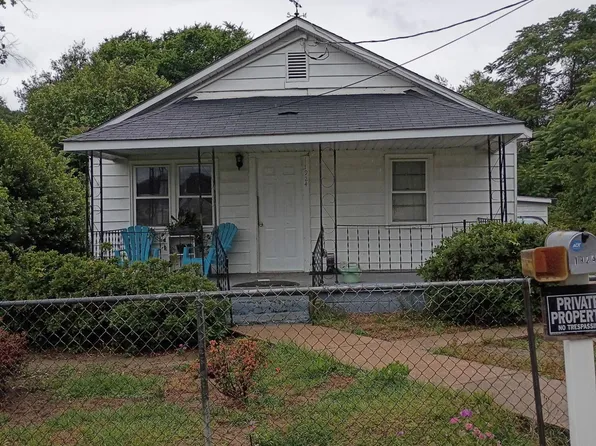 1924 Powell St, Fayetteville, NC 28306