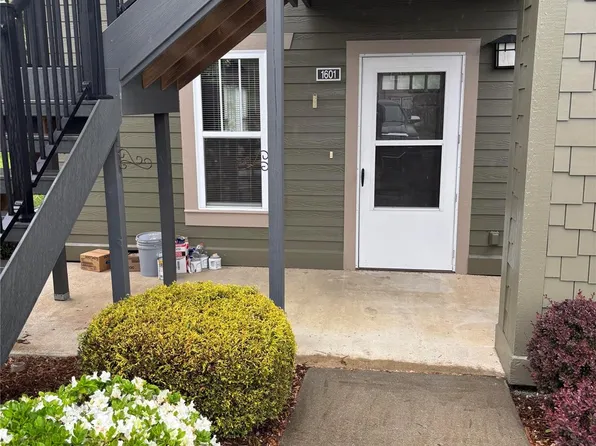 1601 Deermouse Way, Hendersonville, NC 28792