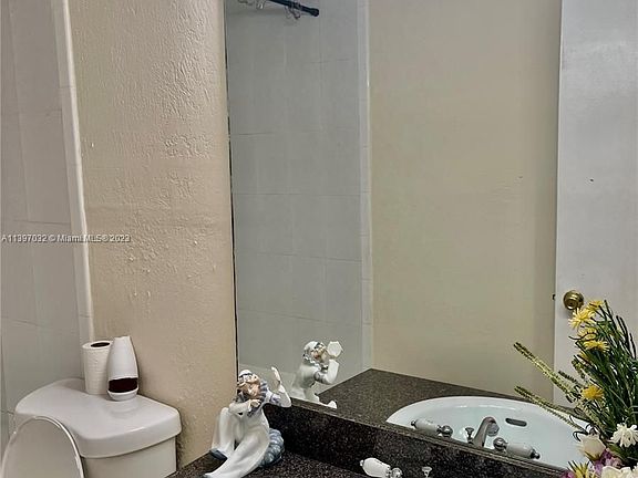 5th image of 17242 SW 94th Ave