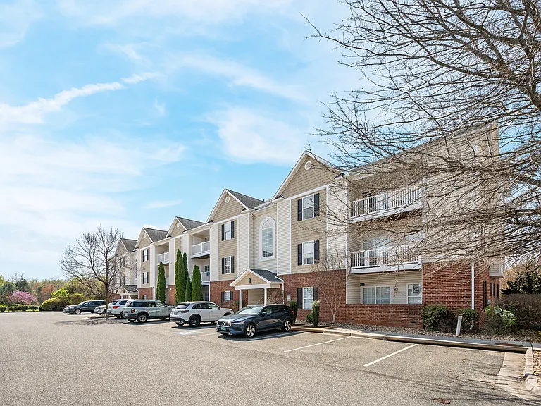 100 Capstone Dr — Photo 35