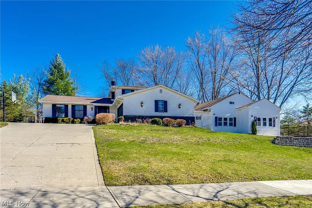 5880 Deepwood Trl photo 1