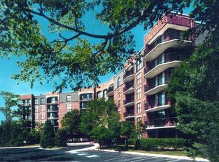 509 Aurora Ave UNIT 216, Naperville, IL 60540