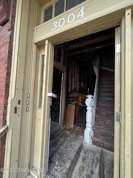 4th image of 3004 6th Avenue