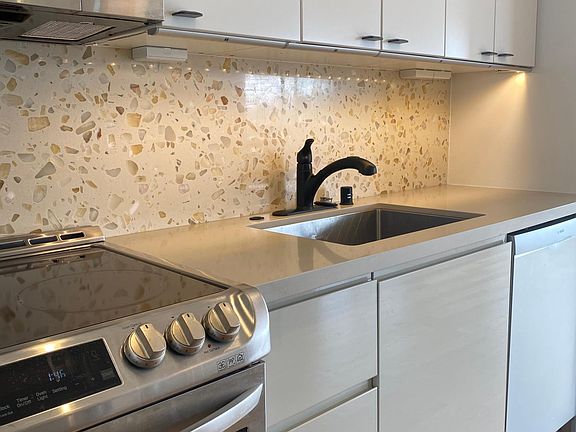 2nd image of 250 Connecticut St APT 5