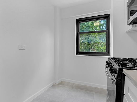 3rd image of 21-71 34th Ave APT 4B