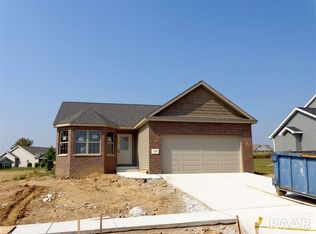 710 Labrador Ln, Washington, IL 61571