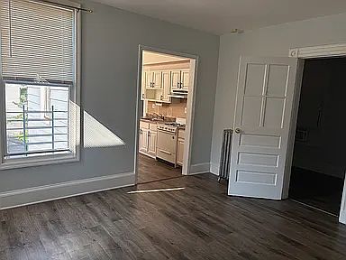 2nd image of 209 41st St #2R