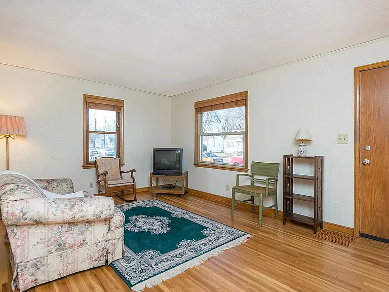 5036 Aldrich Ave N — Photo 2