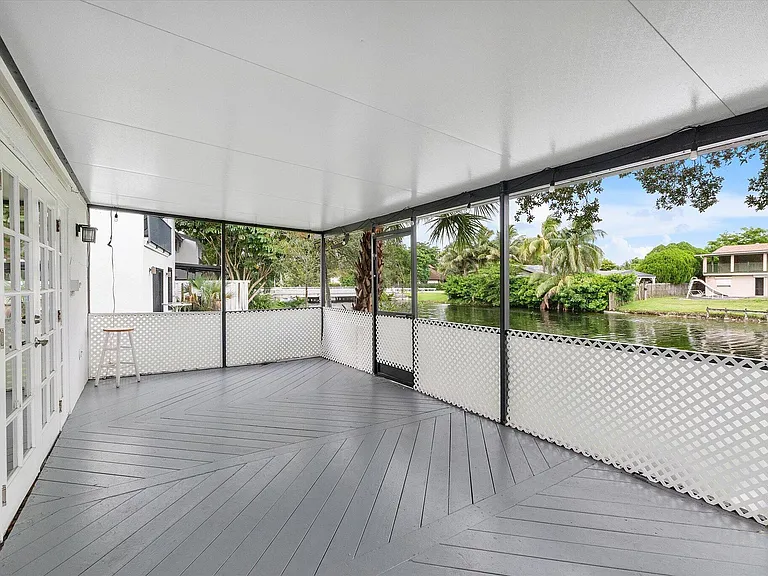 9897 Fairway Cove Ln — Photo 30