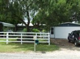 147 Lakewood Ln, Mathis, TX 78368