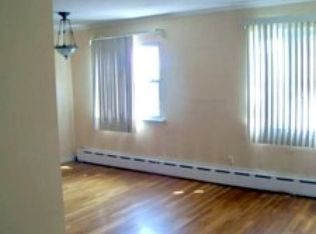 2449 33rd St APT 3F, Astoria, NY 11102